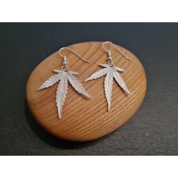 [OZALIE CREATIONS] Hemp leaf earrings - model 1
